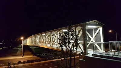 Villa Metro Bridge Photo